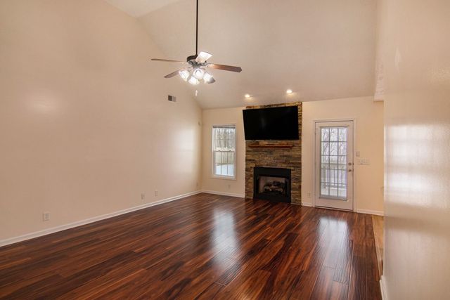 3136 Hawthorn Drive, Clarksville, TN 37043