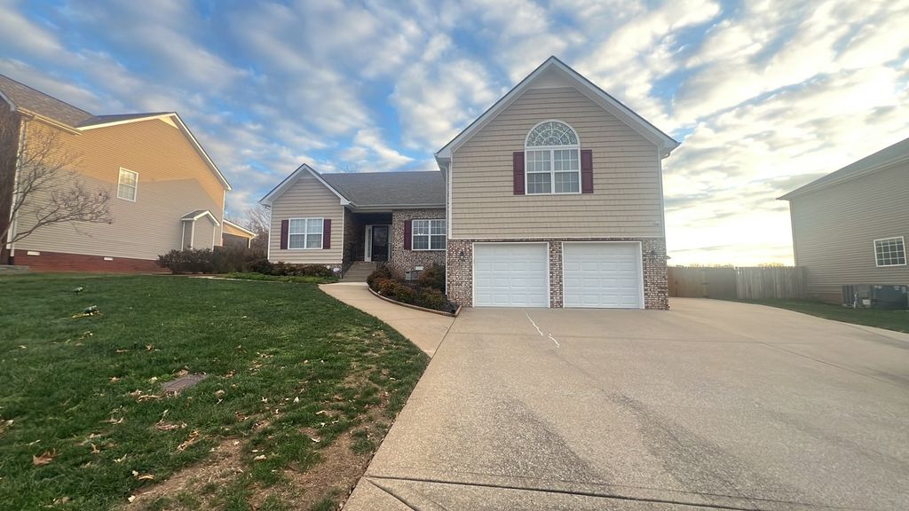 3136 Hawthorn Drive, Clarksville, TN 37043