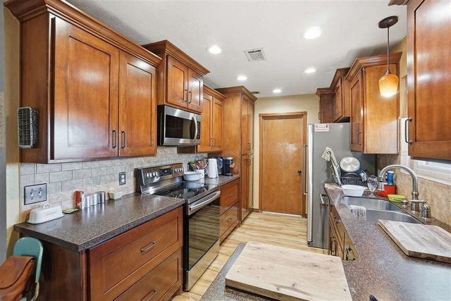 7304 NE Cache Rd, Lawton, OK 73507