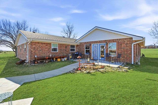 7304 NE Cache Rd, Lawton, OK 73507