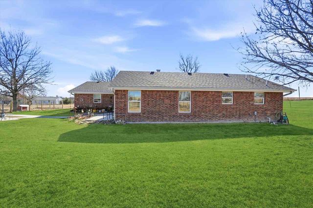 7304 NE Cache Rd, Lawton, OK 73507