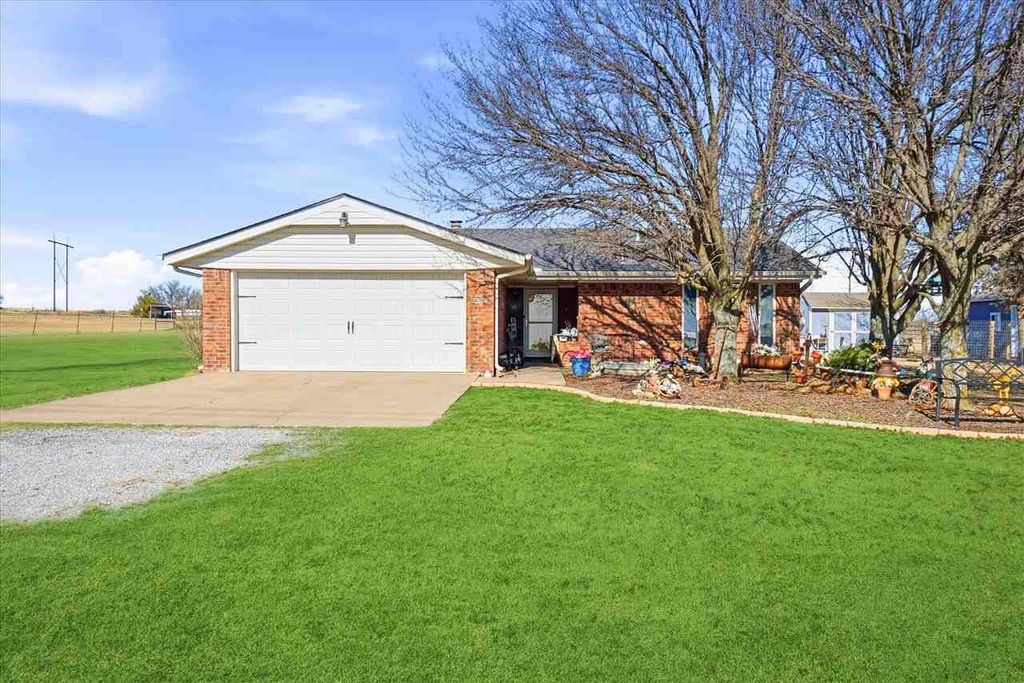 7304 NE Cache Rd, Lawton, OK 73507