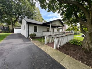 1207 S Sumner Street, Wheaton, IL 60189