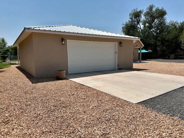 6 Adobe Lane, Peralta, NM 87042
