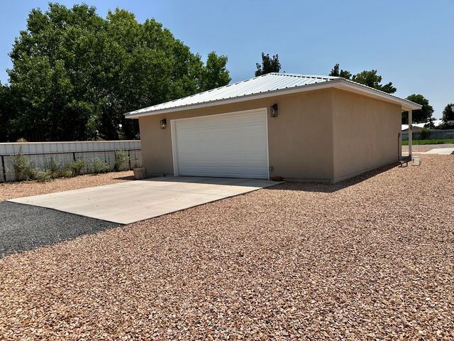 6 Adobe Lane, Peralta, NM 87042
