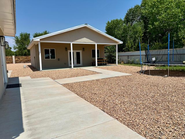 6 Adobe Lane, Peralta, NM 87042