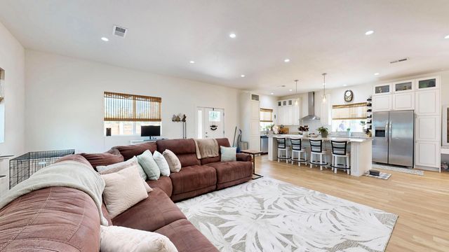 6 Adobe Lane, Peralta, NM 87042