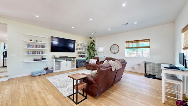 6 Adobe Lane, Peralta, NM 87042
