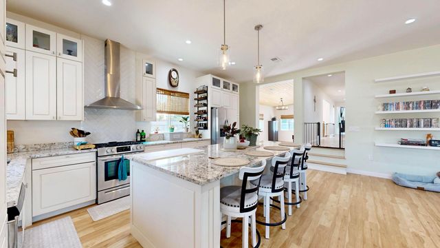 6 Adobe Lane, Peralta, NM 87042