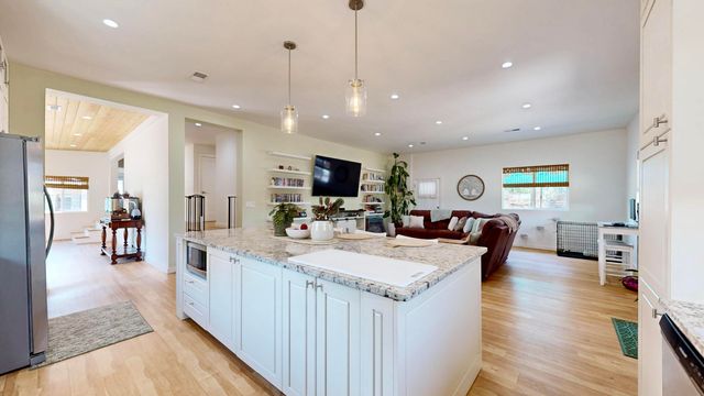 6 Adobe Lane, Peralta, NM 87042