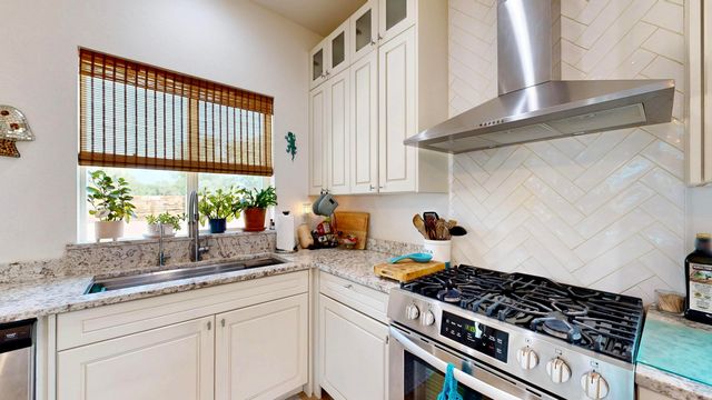 6 Adobe Lane, Peralta, NM 87042