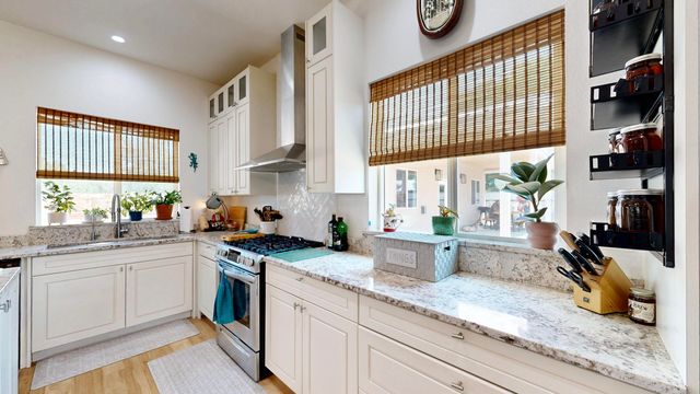 6 Adobe Lane, Peralta, NM 87042