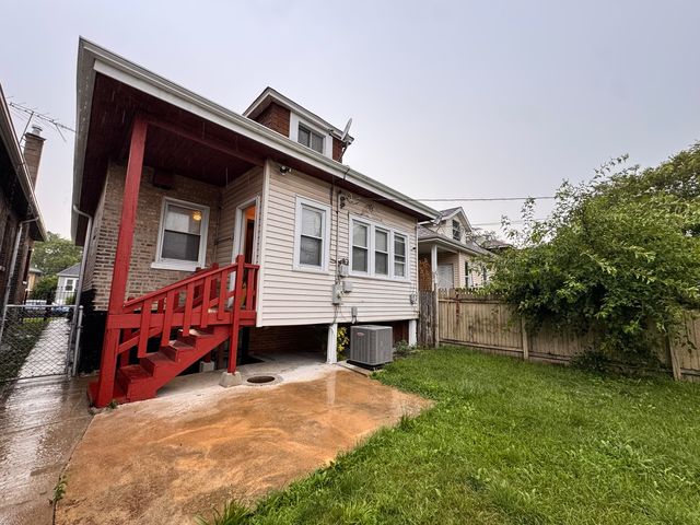 7153 S Artesian Avenue, Chicago, IL 60629