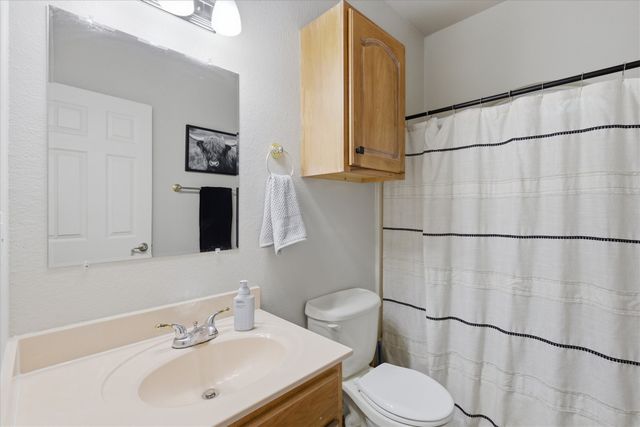 1690 Lawlis Lane, Sanger, TX 76266