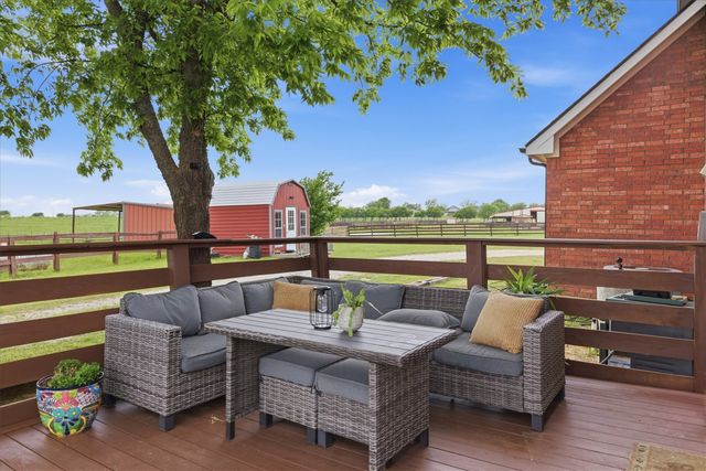 1690 Lawlis Lane, Sanger, TX 76266