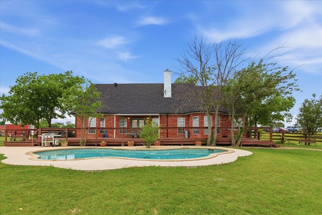 1690 Lawlis Lane, Sanger, TX 76266