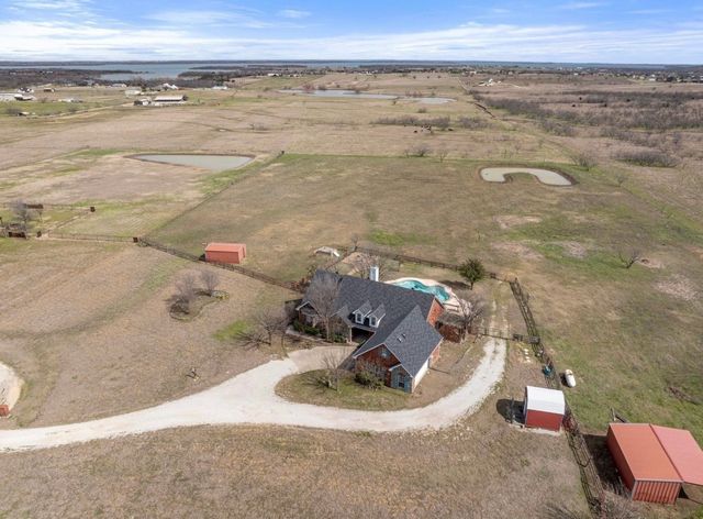 1690 Lawlis Lane, Sanger, TX 76266