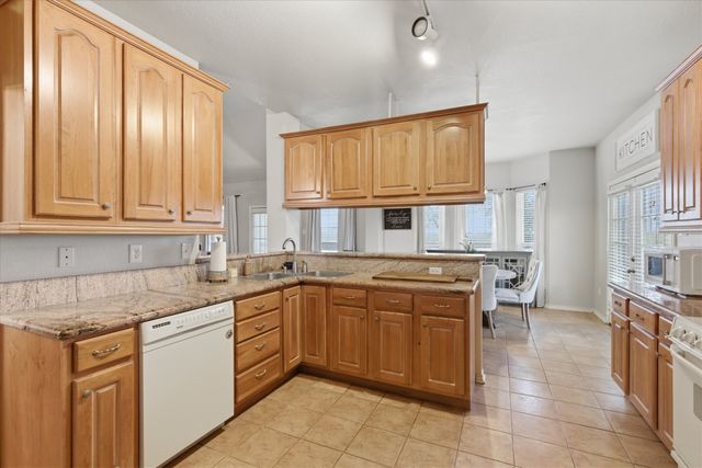 1690 Lawlis Lane, Sanger, TX 76266