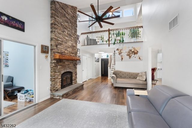 36 Gates Rd, Franklin Twp., NJ 08873