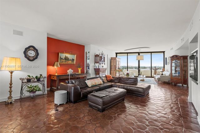 720 NE 69th St 11S, Miami, FL 33138