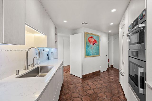 720 NE 69th St 11S, Miami, FL 33138