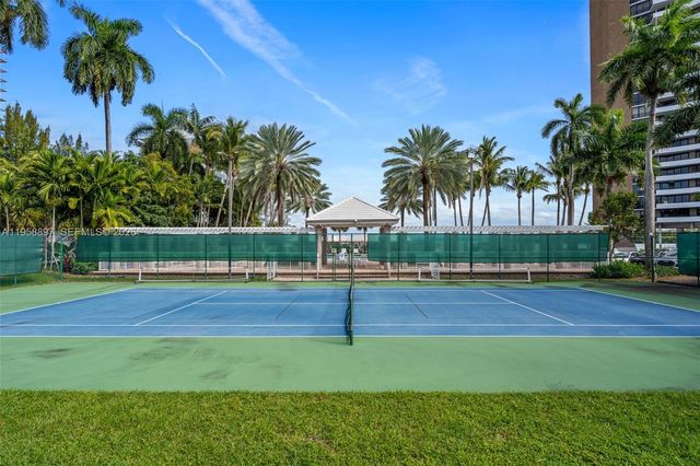 720 NE 69th St 11S, Miami, FL 33138