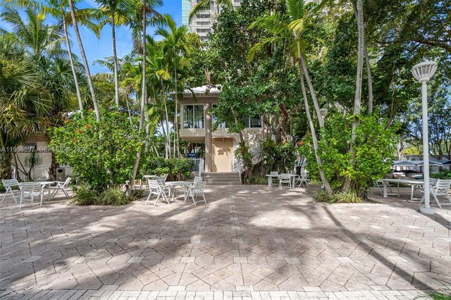 720 NE 69th St 11S, Miami, FL 33138