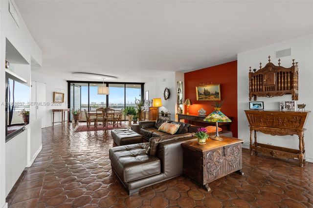 720 NE 69th St 11S, Miami, FL 33138