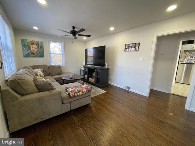 1287 CLEMENTS BRIDGE RD, Woodbury, NJ 08096