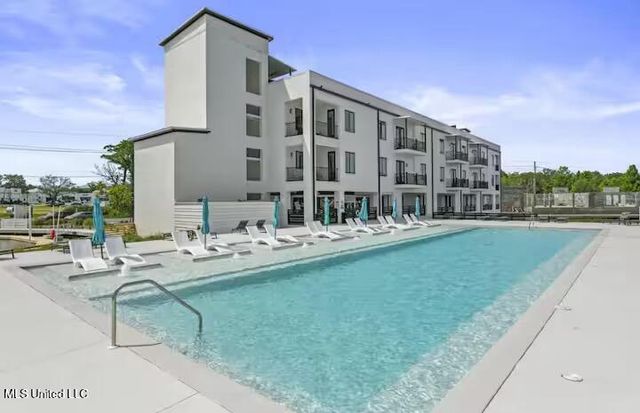 1302 Magnolia Street, 202, Gulfport, MS 39507