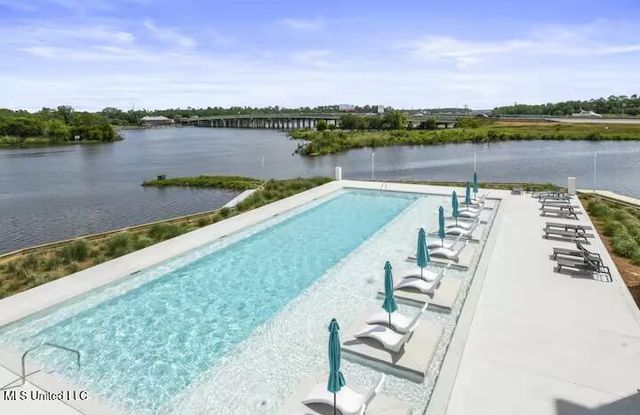 1302 Magnolia Street, 202, Gulfport, MS 39507
