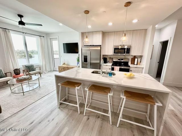 1302 Magnolia Street, 202, Gulfport, MS 39507