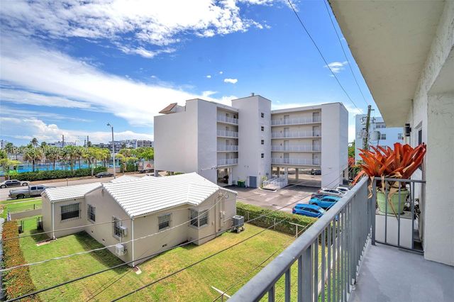 1960 Marseille Dr 304, Miami Beach, FL 33141