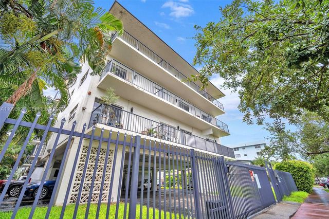 1960 Marseille Dr 304, Miami Beach, FL 33141