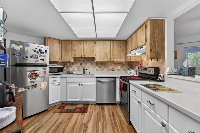 413 LAKE POINT COURT 4-B, Sun City Center, FL 33573