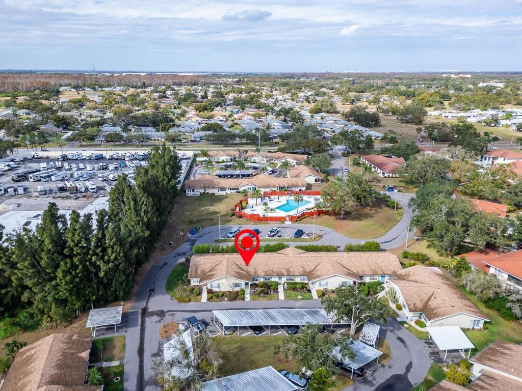 Image 15 of property listing at 413 LAKE POINT COURT 4-B, Sun City Center, FL 33573