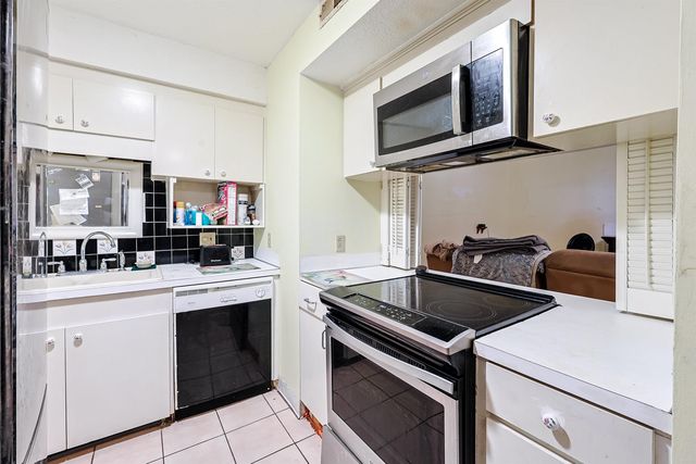 809 66th Ave N Apt D, Myrtle Beach, SC 29572