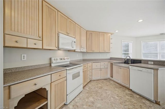 2912 Ryan CT, Virginia Beach, VA 23456