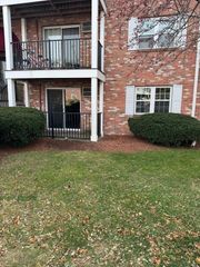 2 Karen Cir 2, Billerica, MA 01821