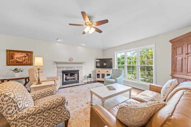 107 Timberland Dr, Columbia, TN 38401