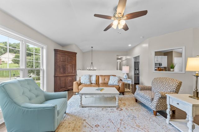 107 Timberland Dr, Columbia, TN 38401