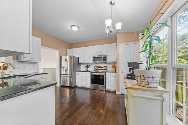 107 Timberland Dr, Columbia, TN 38401