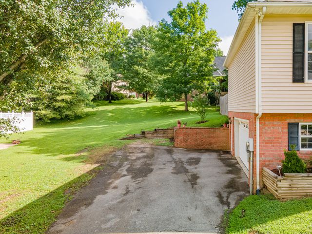 107 Timberland Dr, Columbia, TN 38401