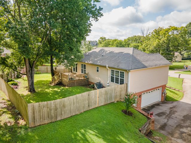 107 Timberland Dr, Columbia, TN 38401