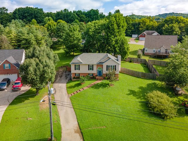 107 Timberland Dr, Columbia, TN 38401