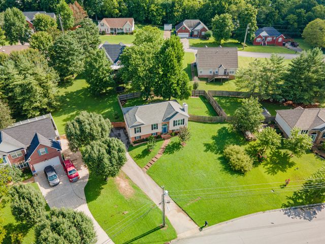 107 Timberland Dr, Columbia, TN 38401