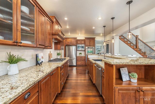 1536 E Daylesford Dr, Eagle, ID 83616