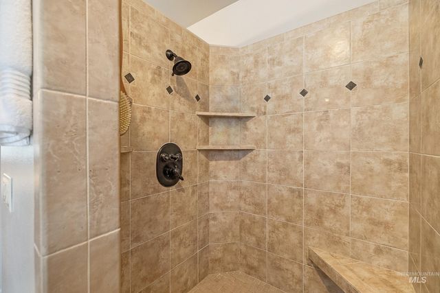 1536 E Daylesford Dr, Eagle, ID 83616