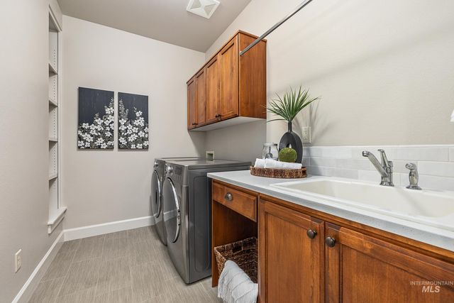 1536 E Daylesford Dr, Eagle, ID 83616