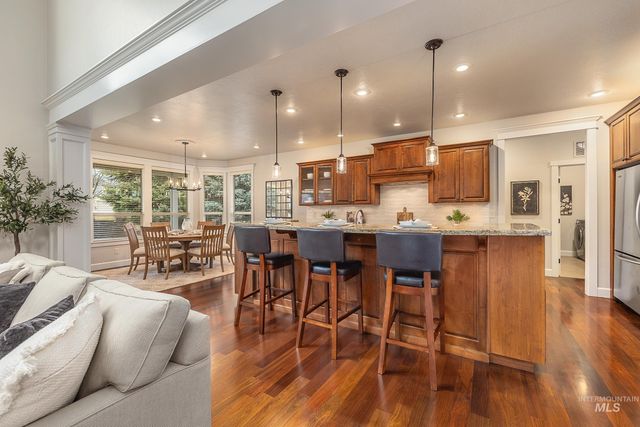 1536 E Daylesford Dr, Eagle, ID 83616